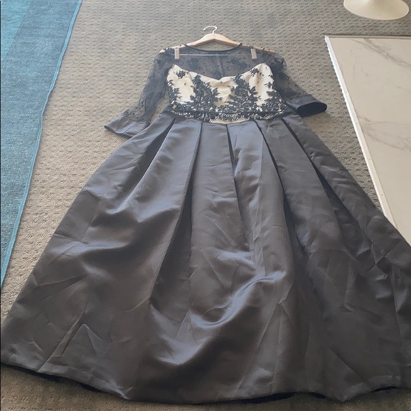 Frascara Beker fashion gown - Picture 3 of 8